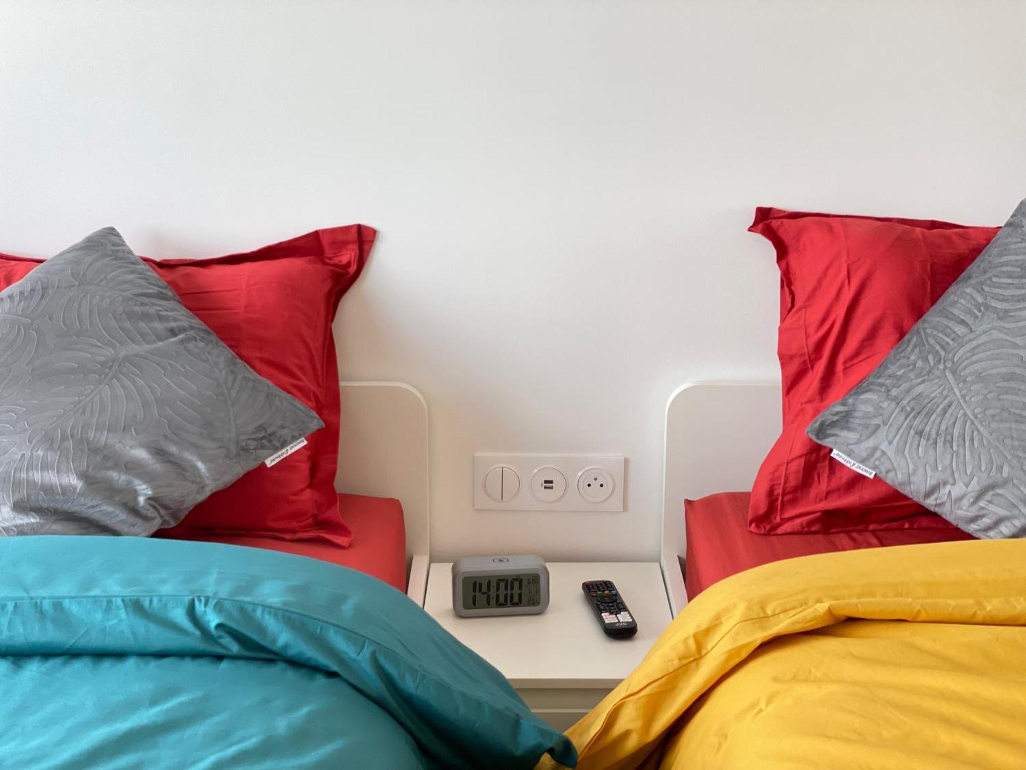 Paris Pantin Magnifique Appartement 4 Pieces De 108M2 Avec 2 Parking Interieur - Tres Cosy Pour 1 A 12 Personnes - Entierement Refait A Neuf Entire Apartment Luxurious And Warm - Pantin Paris 19 Eme Free Wifi Gratuit Esterno foto