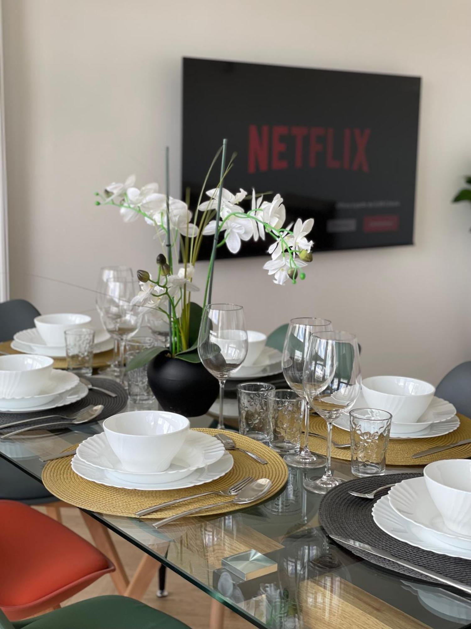 Paris Pantin Magnifique Appartement 4 Pieces De 108M2 Avec 2 Parking Interieur - Tres Cosy Pour 1 A 12 Personnes - Entierement Refait A Neuf Entire Apartment Luxurious And Warm - Pantin Paris 19 Eme Free Wifi Gratuit Esterno foto