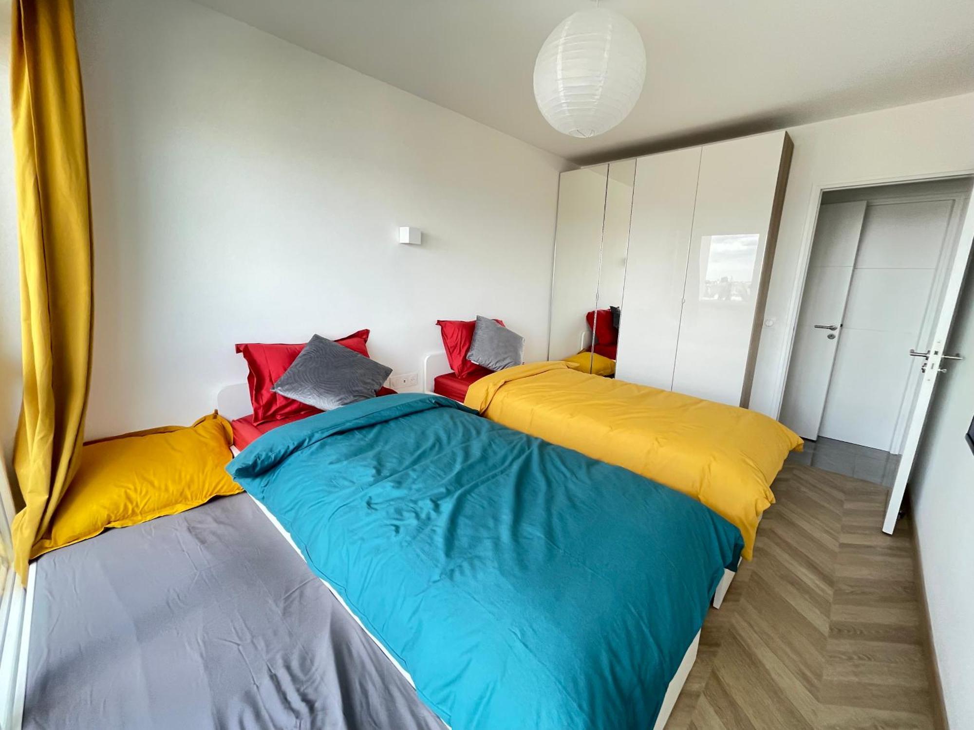 Paris Pantin Magnifique Appartement 4 Pieces De 108M2 Avec 2 Parking Interieur - Tres Cosy Pour 1 A 12 Personnes - Entierement Refait A Neuf Entire Apartment Luxurious And Warm - Pantin Paris 19 Eme Free Wifi Gratuit Esterno foto