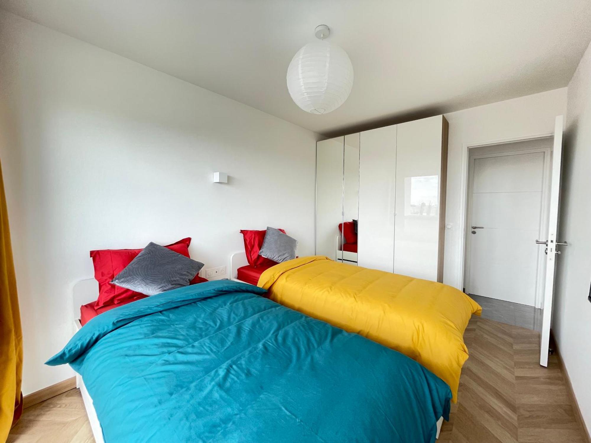 Paris Pantin Magnifique Appartement 4 Pieces De 108M2 Avec 2 Parking Interieur - Tres Cosy Pour 1 A 12 Personnes - Entierement Refait A Neuf Entire Apartment Luxurious And Warm - Pantin Paris 19 Eme Free Wifi Gratuit Esterno foto