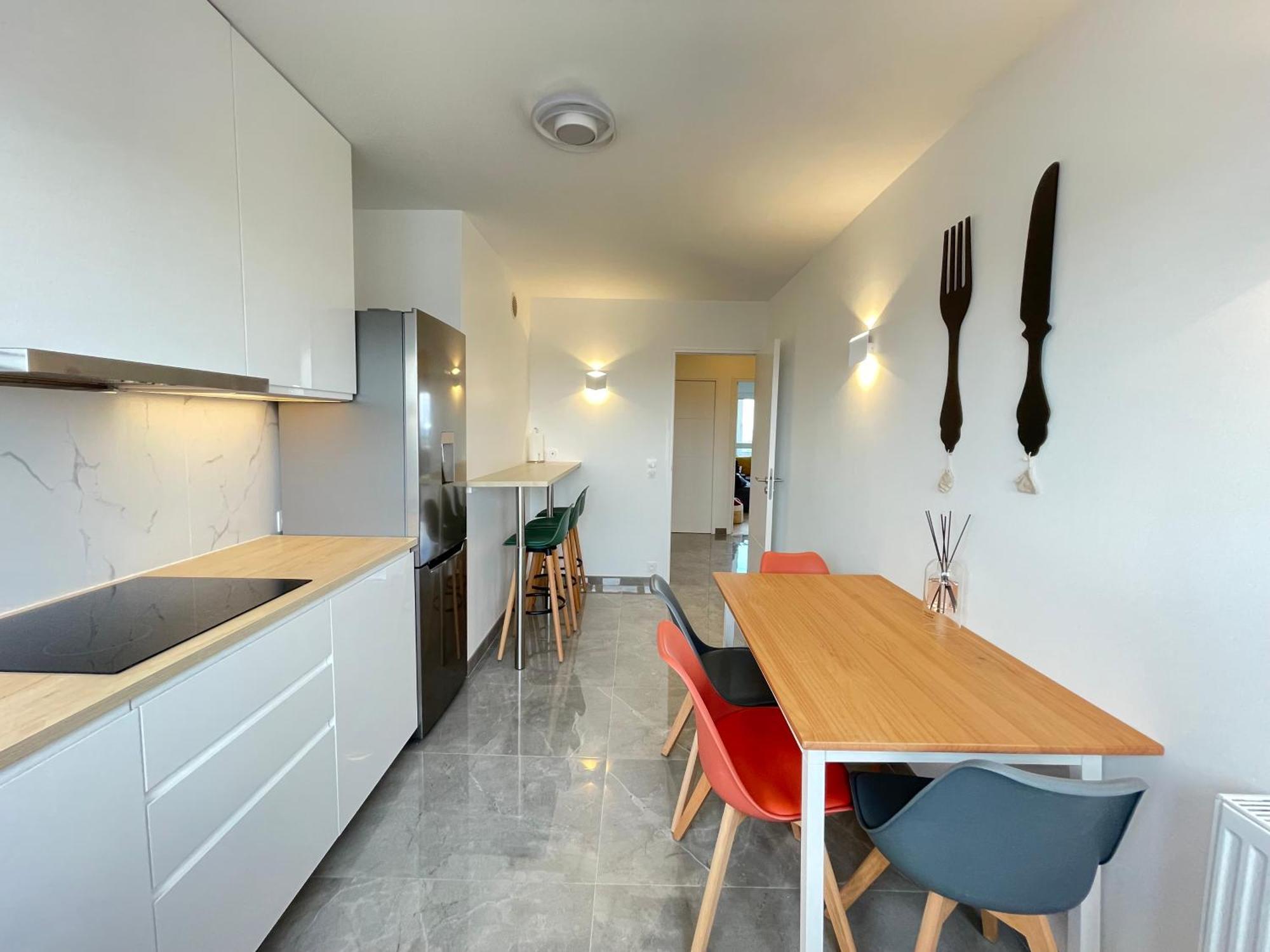 Paris Pantin Magnifique Appartement 4 Pieces De 108M2 Avec 2 Parking Interieur - Tres Cosy Pour 1 A 12 Personnes - Entierement Refait A Neuf Entire Apartment Luxurious And Warm - Pantin Paris 19 Eme Free Wifi Gratuit Esterno foto