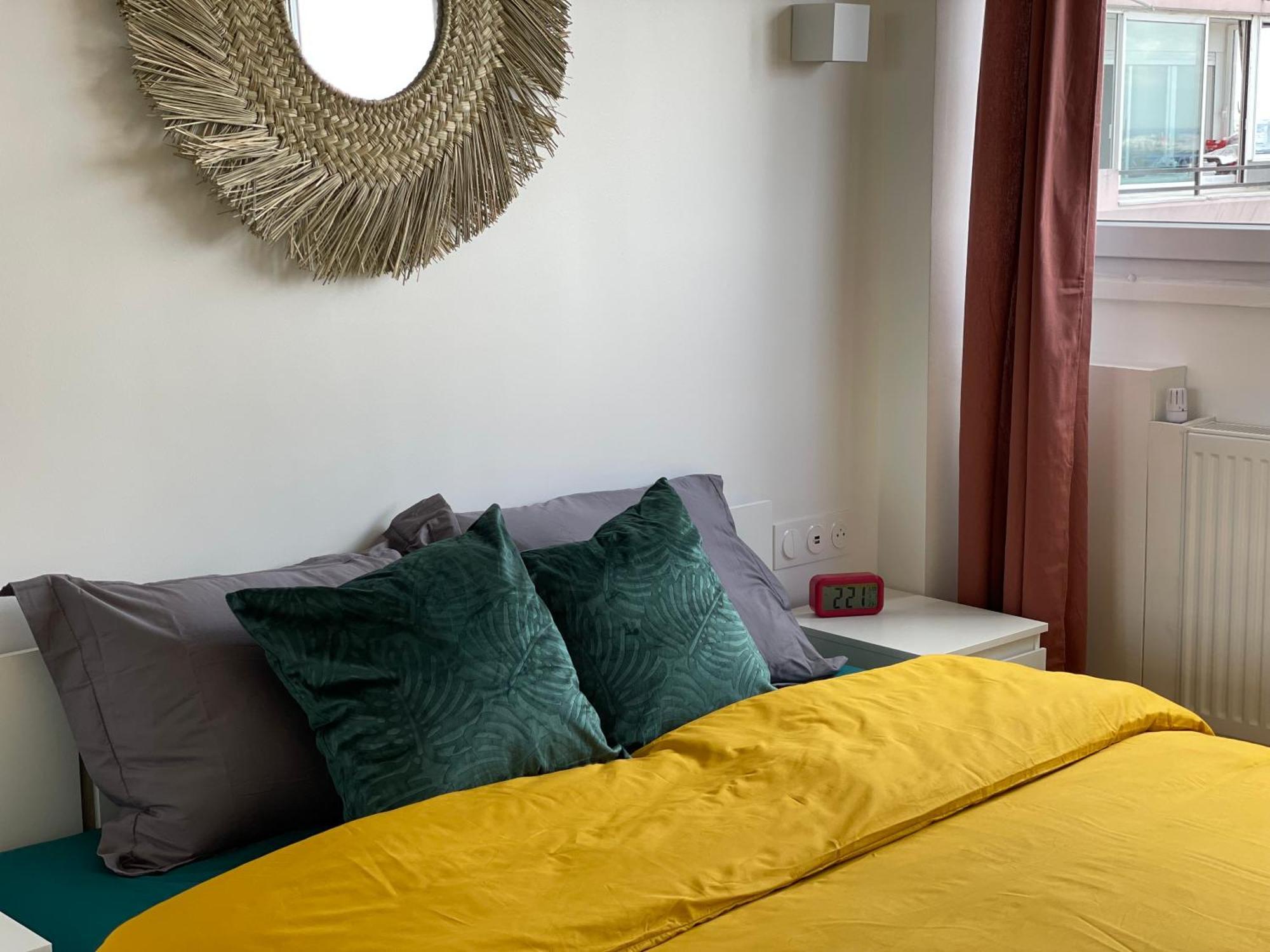 Paris Pantin Magnifique Appartement 4 Pieces De 108M2 Avec 2 Parking Interieur - Tres Cosy Pour 1 A 12 Personnes - Entierement Refait A Neuf Entire Apartment Luxurious And Warm - Pantin Paris 19 Eme Free Wifi Gratuit Esterno foto