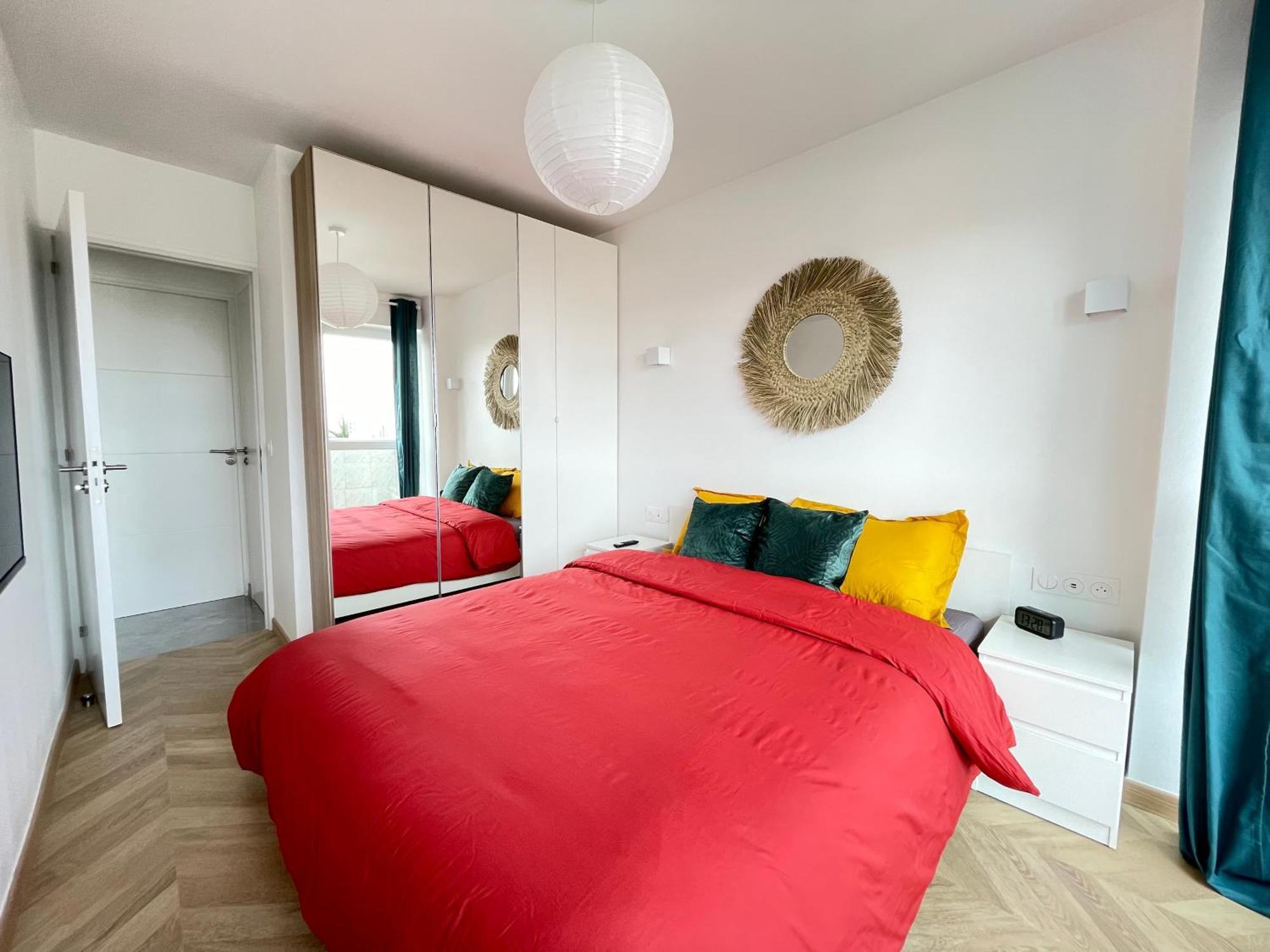 Paris Pantin Magnifique Appartement 4 Pieces De 108M2 Avec 2 Parking Interieur - Tres Cosy Pour 1 A 12 Personnes - Entierement Refait A Neuf Entire Apartment Luxurious And Warm - Pantin Paris 19 Eme Free Wifi Gratuit Esterno foto