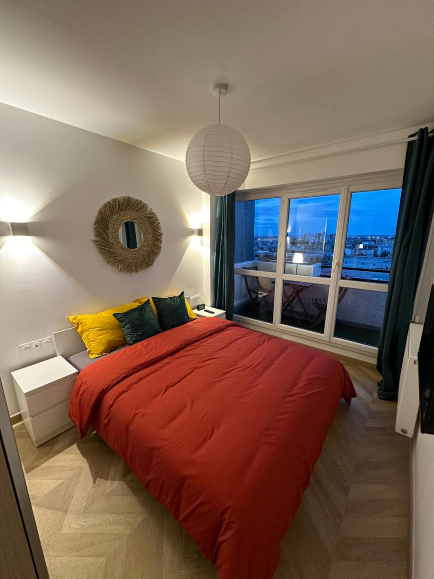 Paris Pantin Magnifique Appartement 4 Pieces De 108M2 Avec 2 Parking Interieur - Tres Cosy Pour 1 A 12 Personnes - Entierement Refait A Neuf Entire Apartment Luxurious And Warm - Pantin Paris 19 Eme Free Wifi Gratuit Esterno foto
