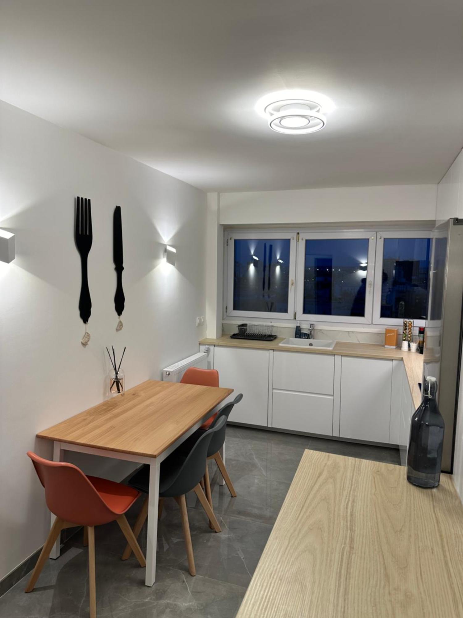 Paris Pantin Magnifique Appartement 4 Pieces De 108M2 Avec 2 Parking Interieur - Tres Cosy Pour 1 A 12 Personnes - Entierement Refait A Neuf Entire Apartment Luxurious And Warm - Pantin Paris 19 Eme Free Wifi Gratuit Esterno foto